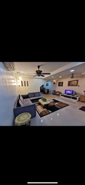 A Spacious 3BR 2storey House Taman Kosas Ampang